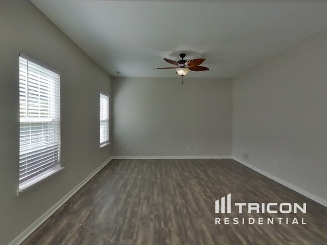 Foto del edificio - 3703 Whistlewood Ln