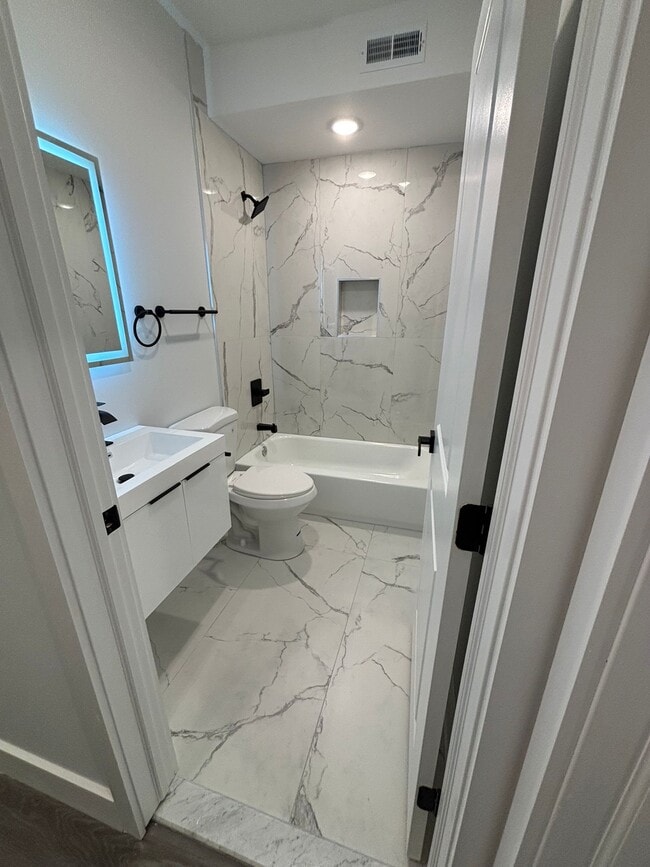 Foto del edificio - 713 N 42nd St