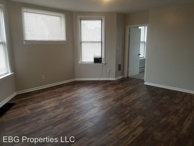 Building Photo - 701 Taylor Ave