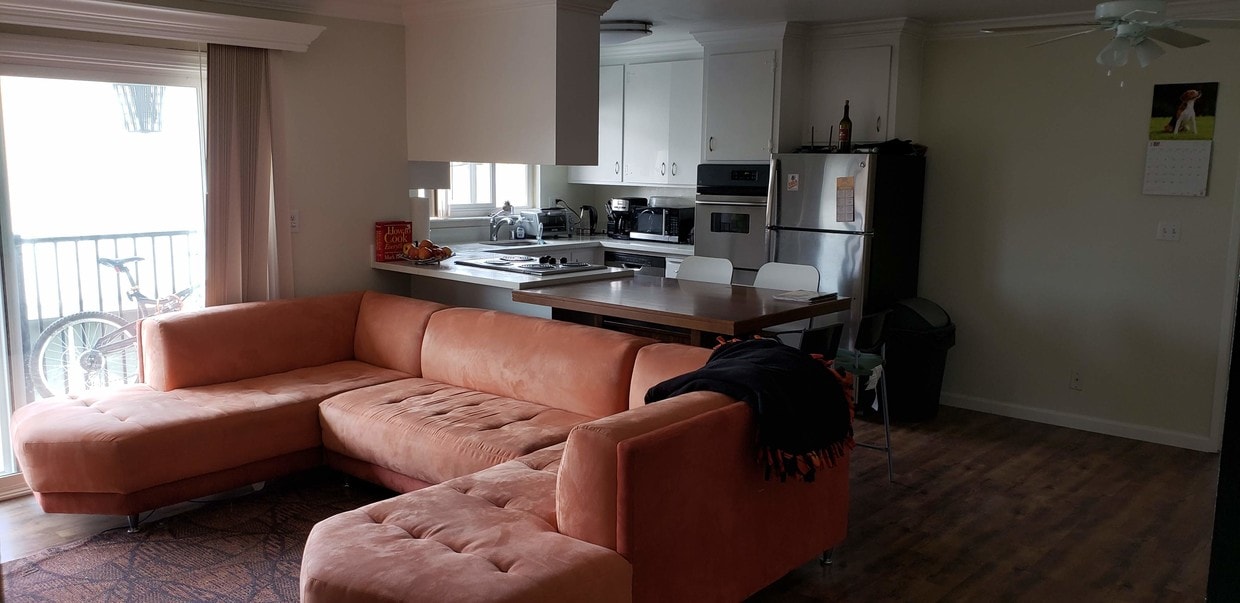 Living Room - 842 Coleman Ave