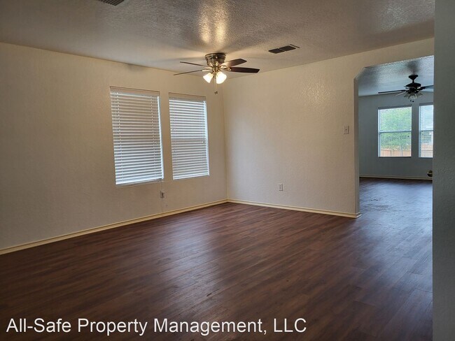 Foto del edificio - 4 br, 3 bath House - 16250 Kentucky Ridge