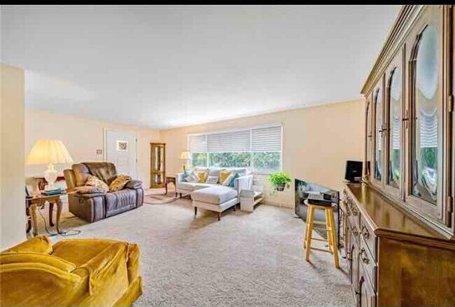 Foto del edificio - 140 Greenbriar Dr
