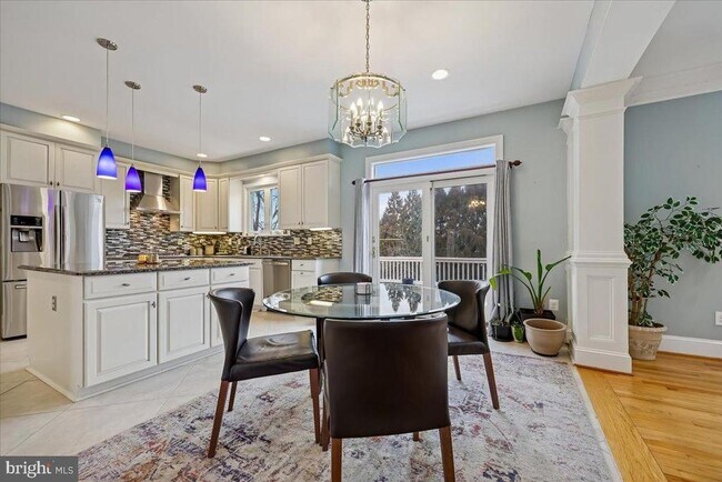 Building Photo - 9917 Kendale Rd