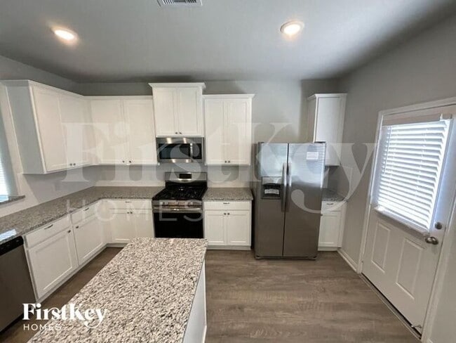 Building Photo - 1007 Brahma Cir