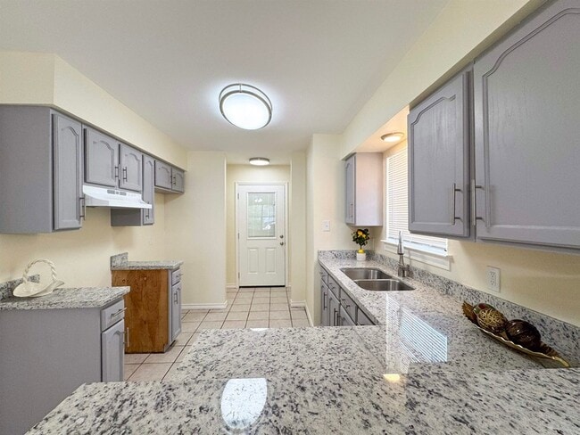 Foto del edificio - 304 Anthony Ln