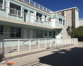 Building Photo - 1500 S Surf Rd