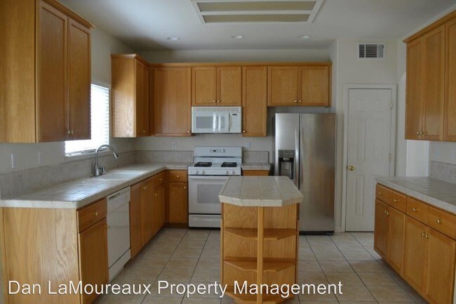Building Photo - 4 br, 2.5 bath House - 5612 Lawler Street