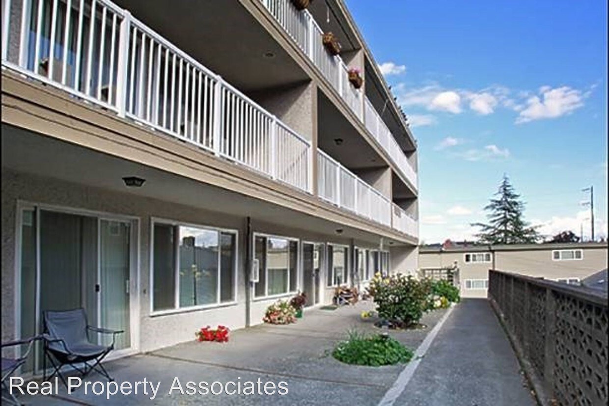 Foto principal - 910 4th Ave N