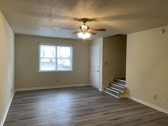 Building Photo - 6039 Springside Ln