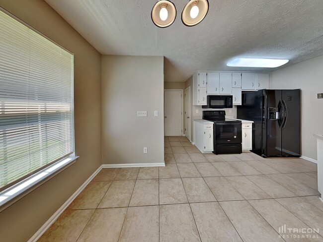 Building Photo - 538 Grove Pointe Court Locust Grove GA
