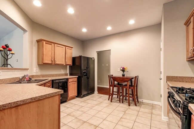 Building Photo - 1796 Waterside Dr