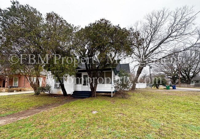 Building Photo - 507 Williams - Charming 3 Bedroom, 1 Bathr...
