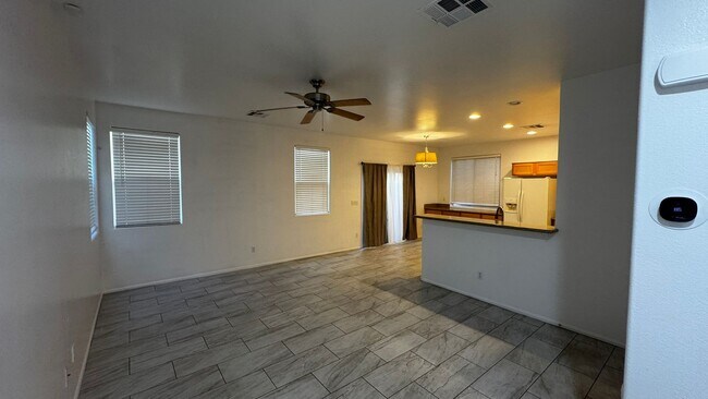 Foto del edificio - NW 3 BDRM Plus Loft
