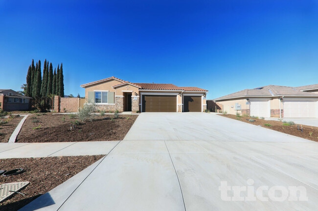 Building Photo - 1734 Lorraine Dr