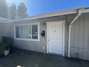 Building Photo - 2856 Del Paso Blvd