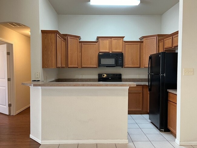 Foto del edificio - 3 bedroom/2 bath duplex in Midway ISD