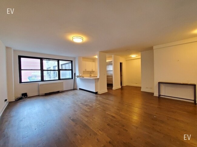 96 Fifth Ave-16D - 96 Fifth Ave-16D Apartment