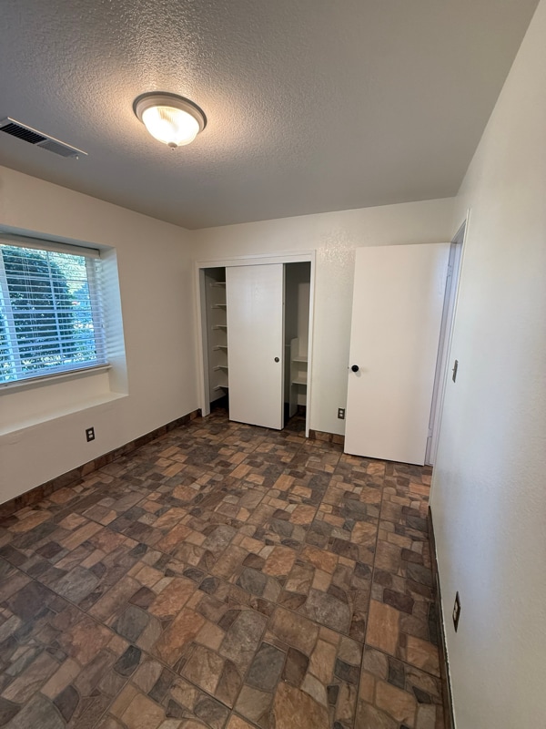 Building Photo - 1842 Heritage Dr