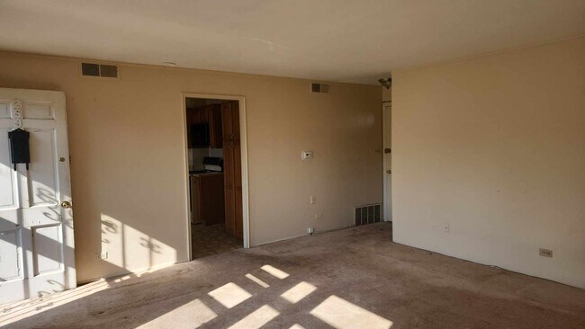Building Photo - 259 W 46th St
