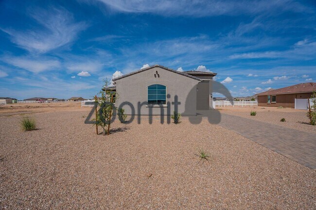 Foto del edificio - Coming Soon  Mid May 2026!- 4bdrm 3bath - 1 acre horse property