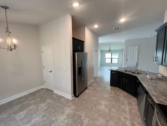 Foto del edificio - Rent this brand-new home in Davenport today!
