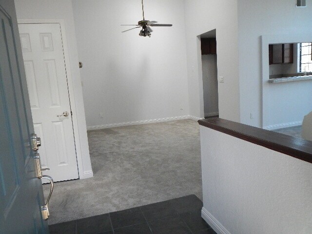 Building Photo - 166 Las Flores Dr