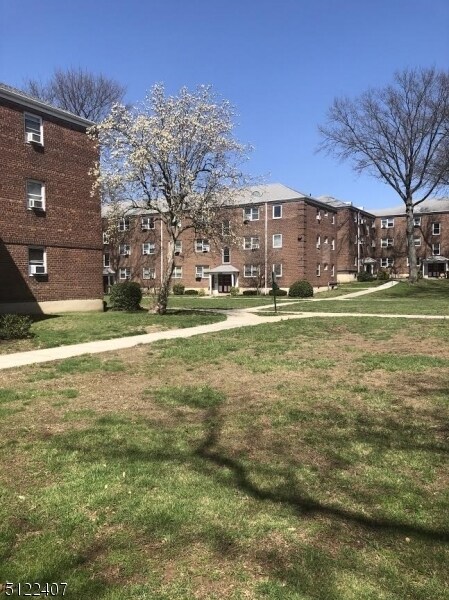 Foto del edificio - 1472 Terrace Cir