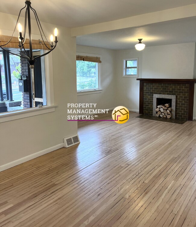 Foto del edificio - 3 Bedroom Home In Sugarhouse!