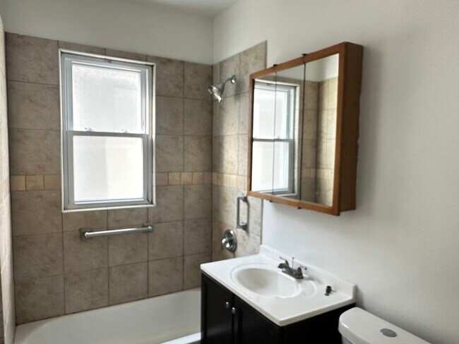 Foto del edificio - 12026 S Lafayette Ave