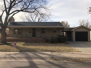 Building Photo - 2201 Van Buren St