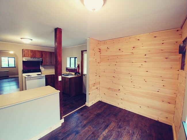 Building Photo - 48 3rd St