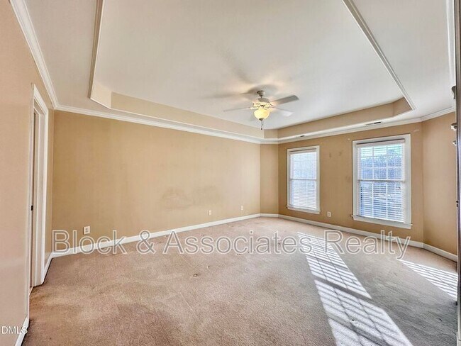 Foto del edificio - 215 Anniston Ct