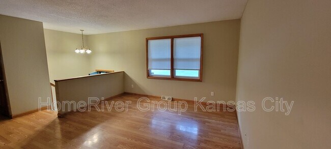 Foto del edificio - 401 SW Stoney Brook Ln