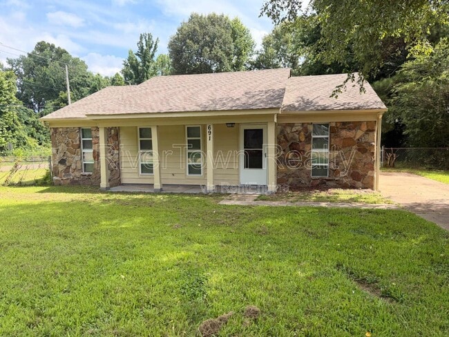 Photo - 691 Creekstone Cir House