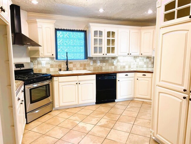 Building Photo - 2318 Marble Falls Dr