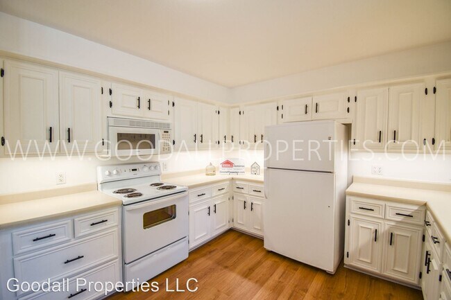 Building Photo - 3 br, 3.5 bath House - 175 SE Westown Pkwy