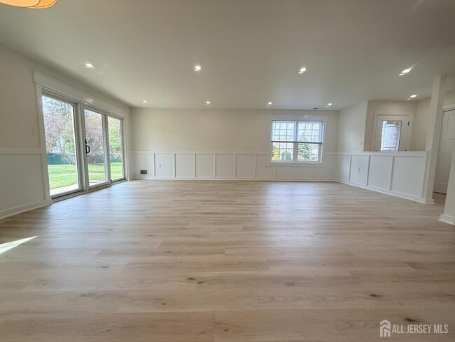 Building Photo - 15 Lindsey Cir