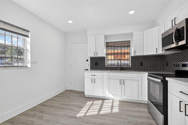 Foto del edificio - 708 SW 10th St