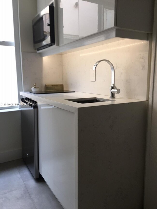 Foto del edificio - 119 Menores Ave