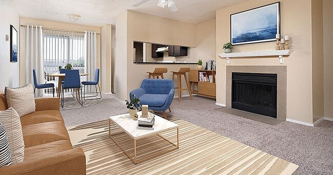 Sala de estar y comedor - Huntington Pointe