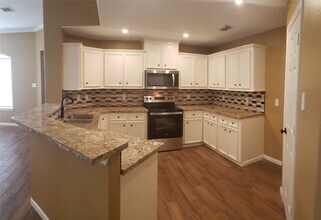 Building Photo - 222 Canterbury Dr