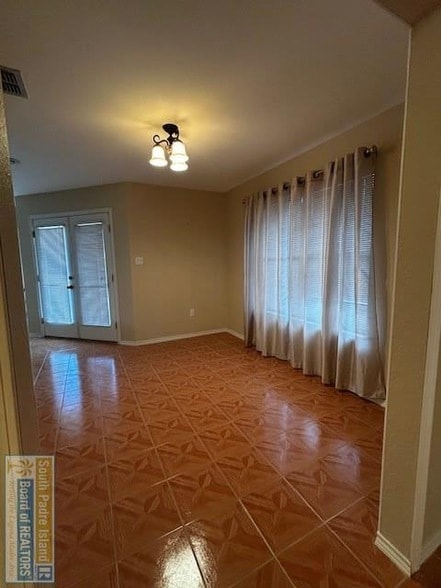 Building Photo - 944 Alta Mesa Blvd