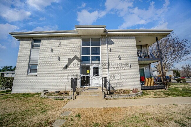 Foto del edificio - 613 Hillsboro Rd