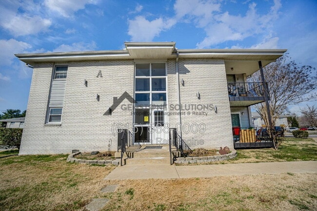 Building Photo - 613 Hillsboro Rd