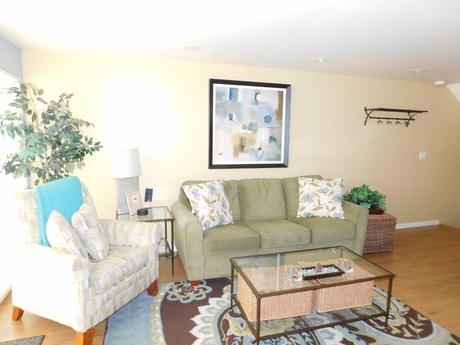 Building Photo - 301 Iberian Way