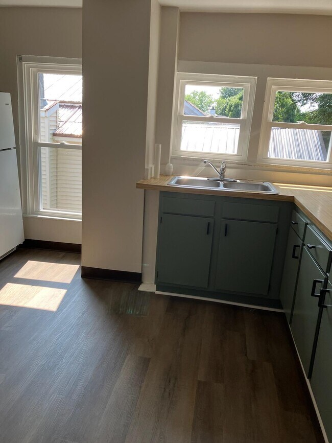 Building Photo - 111 W Seneca St