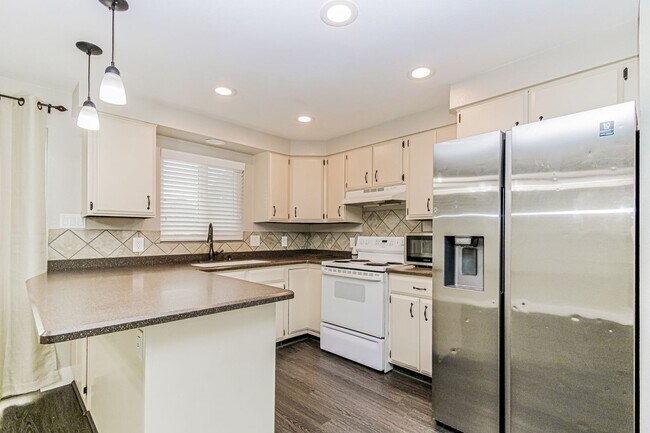Building Photo - Remodeled Orem Home! Large Backyard! Amazi...