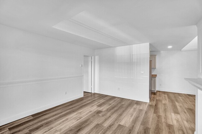 Building Photo - Updated and cozy 1br apartment w/FREE stor...