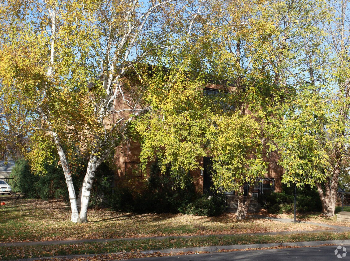 Building Photo - 4218 Bloomington Ave