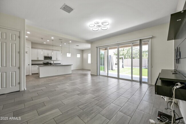 Building Photo - 10493 W Bronco Trail